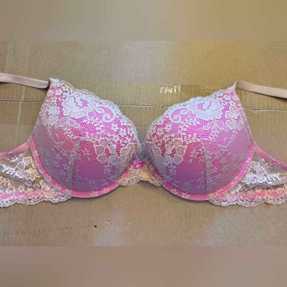 Victoria’s Secret Dream Angels Push-up Pink Lace Bra 36C